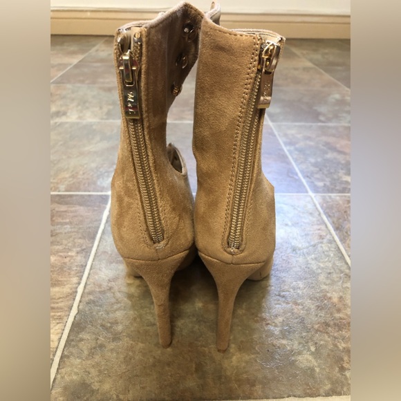 M & L HIGH HEEL FAUX SUEDE BOOTIES SIZE: 8.5 - Picture 11 of 11